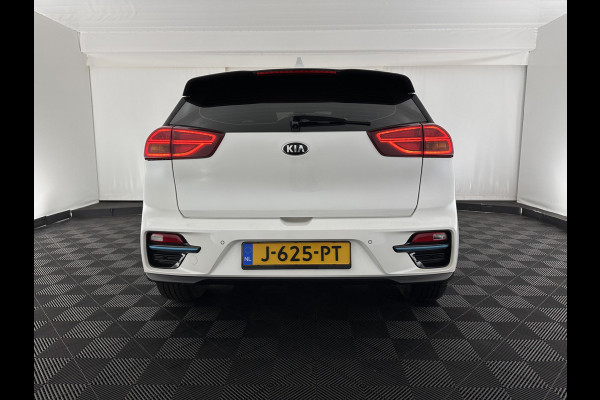 Kia e-Niro DynamicLine 64 kWh [ 3-Fase ] {SOH-100%} (INCL-BTW) Aut.*LEATHER-FABRIC | NAVI-FULLMAP | DAB+ | ADAPTIVE-CRUISE | CAMERA | HEATED-COMFORTSEATS | KEYLESS | DIGI-COCKPIT | SHIFT-PADDLES | CARPLAY | LANE-ASSIST | ...