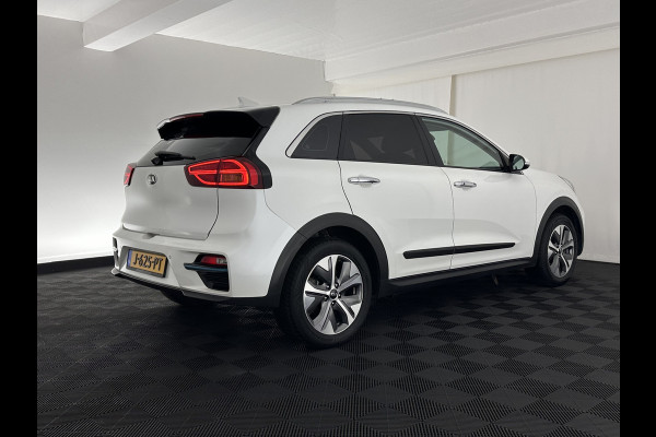 Kia e-Niro DynamicLine 64 kWh [ 3-Fase ] {SOH-100%} (INCL-BTW) Aut.*LEATHER-FABRIC | NAVI-FULLMAP | DAB+ | ADAPTIVE-CRUISE | CAMERA | HEATED-COMFORTSEATS | KEYLESS | DIGI-COCKPIT | SHIFT-PADDLES | CARPLAY | LANE-ASSIST | ...