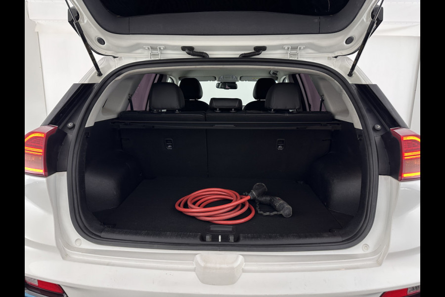 Kia e-Niro DynamicLine 64 kWh [ 3-Fase ] {SOH-100%} (INCL-BTW) Aut.*LEATHER-FABRIC | NAVI-FULLMAP | DAB+ | ADAPTIVE-CRUISE | CAMERA | HEATED-COMFORTSEATS | KEYLESS | DIGI-COCKPIT | SHIFT-PADDLES | CARPLAY | LANE-ASSIST | ...