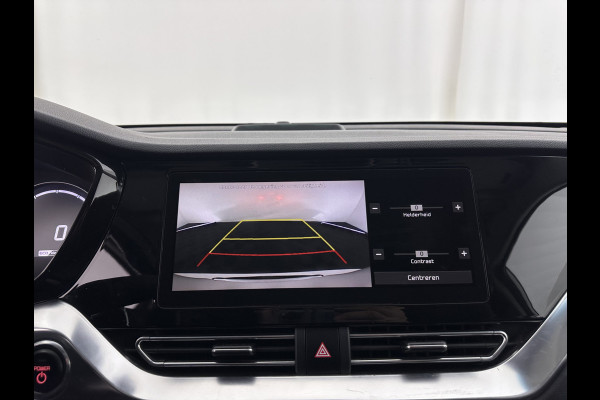 Kia e-Niro DynamicLine 64 kWh [ 3-Fase ] {SOH-100%} (INCL-BTW) Aut.*LEATHER-FABRIC | NAVI-FULLMAP | DAB+ | ADAPTIVE-CRUISE | CAMERA | HEATED-COMFORTSEATS | KEYLESS | DIGI-COCKPIT | SHIFT-PADDLES | CARPLAY | LANE-ASSIST | ...