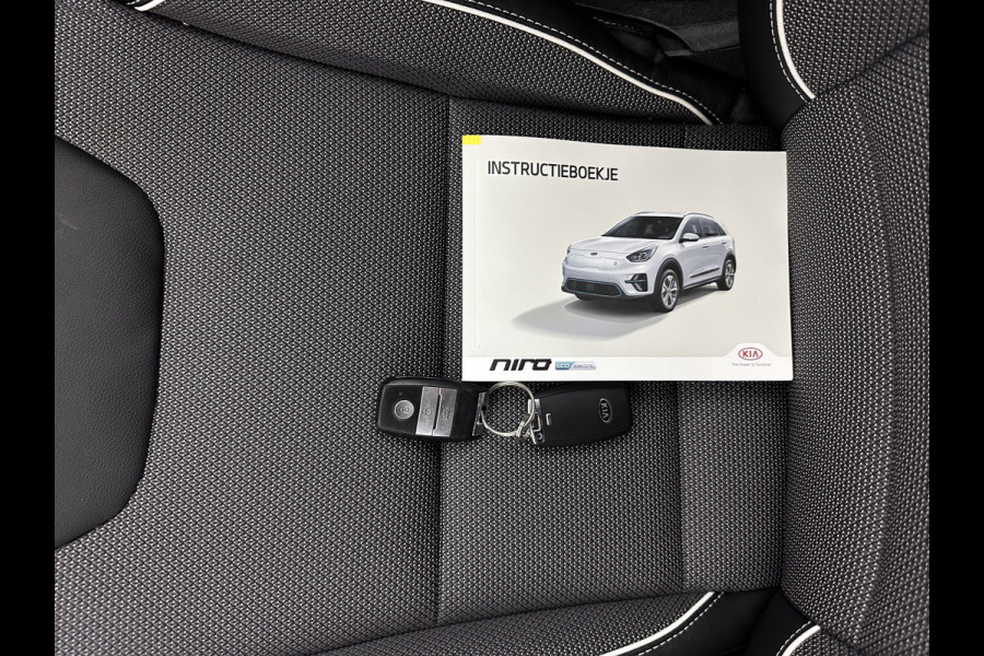 Kia e-Niro DynamicLine 64 kWh [ 3-Fase ] {SOH-100%} (INCL-BTW) Aut.*LEATHER-FABRIC | NAVI-FULLMAP | DAB+ | ADAPTIVE-CRUISE | CAMERA | HEATED-COMFORTSEATS | KEYLESS | DIGI-COCKPIT | SHIFT-PADDLES | CARPLAY | LANE-ASSIST | ...