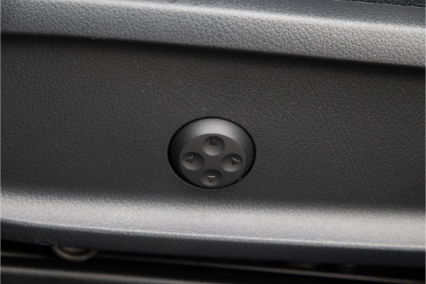 Mercedes-Benz GLA 250 e AMG Premium, Pano, Head-up, Burmester, Designo, Nightpack, Facelift