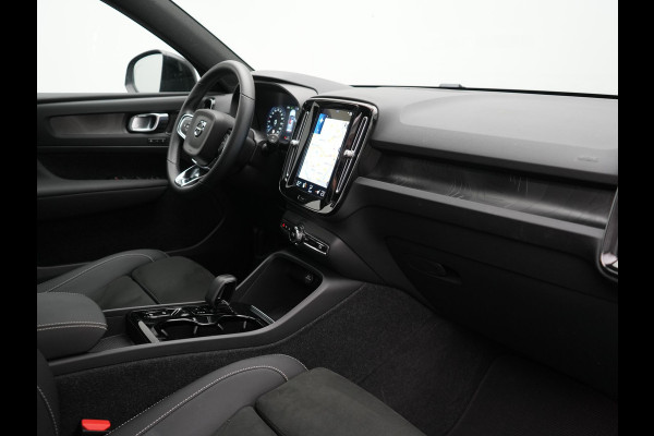 Volvo XC40 T5 Ultimate Dark Plug In Hybrid 263pk Dealer O.H. PHEV | Panodak | Adaptive Cruise | Camera | Alcantara Sportstoelen Memory & Verwarmd | Harman / Kardon | Stuur Verwarmd | Keyless | 19"L.M | Apple Carplay | Blis | Navigatie | DAB |