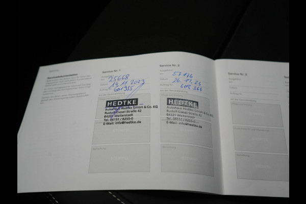Volvo XC40 T5 Ultimate Dark Plug In Hybrid 263pk Dealer O.H. PHEV | Panodak | Adaptive Cruise | Camera | Alcantara Sportstoelen Memory & Verwarmd | Harman / Kardon | Stuur Verwarmd | Keyless | 19"L.M | Apple Carplay | Blis | Navigatie | DAB |