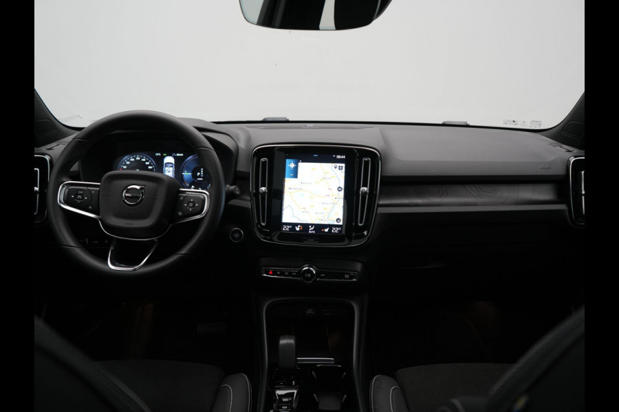 Volvo XC40 T5 Ultimate Dark Plug In Hybrid 263pk Dealer O.H. PHEV | Panodak | Adaptive Cruise | Camera | Alcantara Sportstoelen Memory & Verwarmd | Harman / Kardon | Stuur Verwarmd | Keyless | 19"L.M | Apple Carplay | Blis | Navigatie | DAB |