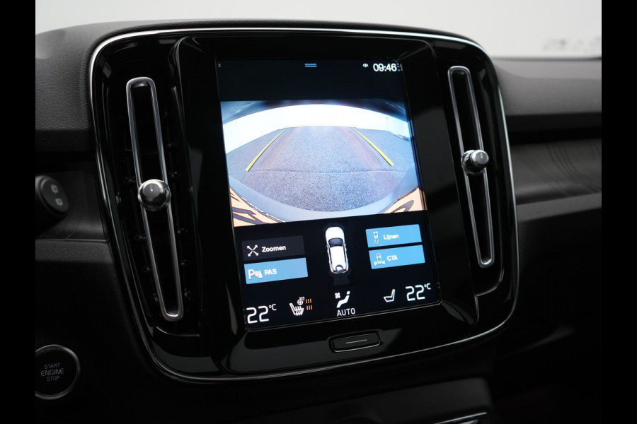 Volvo XC40 T5 Ultimate Dark Plug In Hybrid 263pk Dealer O.H. PHEV | Panodak | Adaptive Cruise | Camera | Alcantara Sportstoelen Memory & Verwarmd | Harman / Kardon | Stuur Verwarmd | Keyless | 19"L.M | Apple Carplay | Blis | Navigatie | DAB |