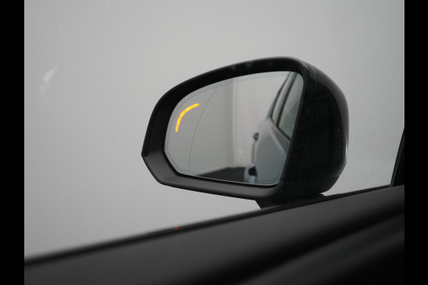 Volvo XC40 T5 Ultimate Dark Plug In Hybrid 263pk Dealer O.H. PHEV | Panodak | Adaptive Cruise | Camera | Alcantara Sportstoelen Memory & Verwarmd | Harman / Kardon | Stuur Verwarmd | Keyless | 19"L.M | Apple Carplay | Blis | Navigatie | DAB |