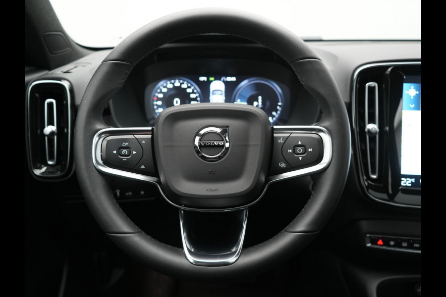 Volvo XC40 T5 Ultimate Dark Plug In Hybrid 263pk Dealer O.H. PHEV | Panodak | Adaptive Cruise | Camera | Alcantara Sportstoelen Memory & Verwarmd | Harman / Kardon | Stuur Verwarmd | Keyless | 19"L.M | Apple Carplay | Blis | Navigatie | DAB |