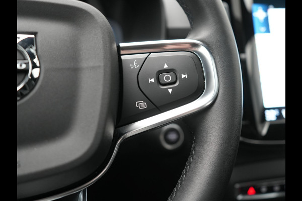 Volvo XC40 T5 Ultimate Dark Plug In Hybrid 263pk Dealer O.H. PHEV | Panodak | Adaptive Cruise | Camera | Alcantara Sportstoelen Memory & Verwarmd | Harman / Kardon | Stuur Verwarmd | Keyless | 19"L.M | Apple Carplay | Blis | Navigatie | DAB |