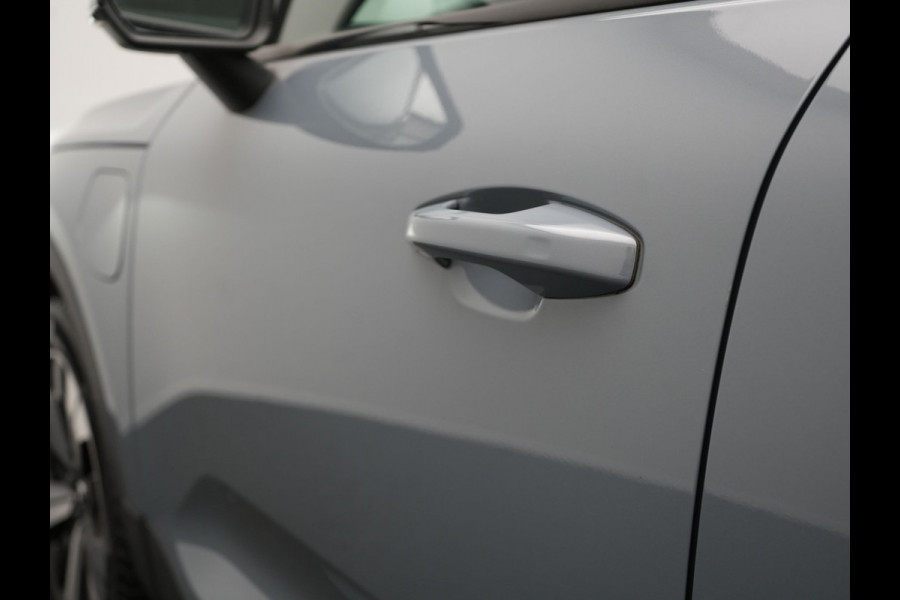 Volvo XC40 T5 Ultimate Dark Plug In Hybrid 263pk Dealer O.H. PHEV | Panodak | Adaptive Cruise | Camera | Alcantara Sportstoelen Memory & Verwarmd | Harman / Kardon | Stuur Verwarmd | Keyless | 19"L.M | Apple Carplay | Blis | Navigatie | DAB |
