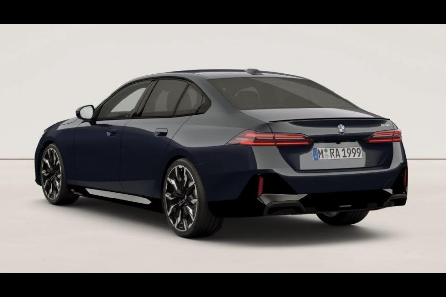 BMW 5 Serie 520i M-Sport Pro | Pano | HK | HUD | 360 | Ventilatie | Elek. Trekhaak