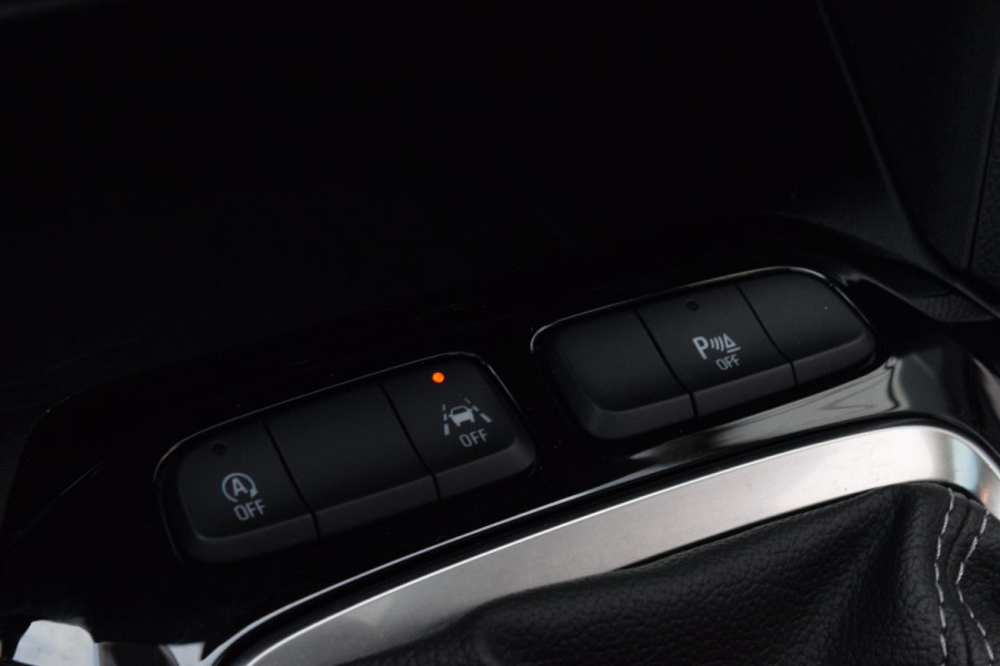 Opel Corsa Pano|Camera|Carplay|17"|Stuur+Stoelverw.