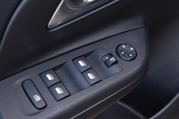 Opel Corsa Pano|Camera|Carplay|17"|Stuur+Stoelverw.