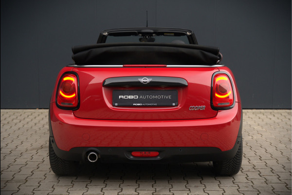MINI Cabrio 1.5 Cooper Chili | Stoelverwarming | Cruise Control | Navigatie | Ambiance Verlichting | Parkeersensoren | Keyless | Climate Control | Black Pack | Dealer Onderhouden |