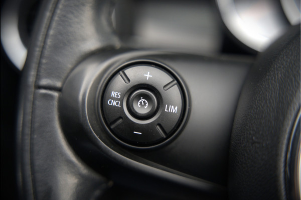 MINI Cabrio 1.5 Cooper Chili | Stoelverwarming | Cruise Control | Navigatie | Ambiance Verlichting | Parkeersensoren | Keyless | Climate Control | Black Pack | Dealer Onderhouden |