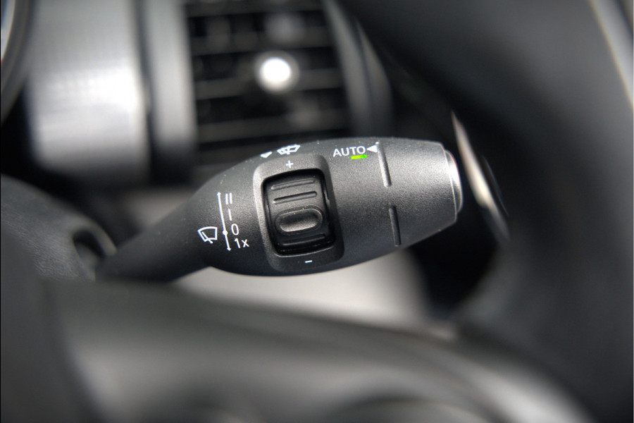 MINI Cabrio 1.5 Cooper Chili | Stoelverwarming | Cruise Control | Navigatie | Ambiance Verlichting | Parkeersensoren | Keyless | Climate Control | Black Pack | Dealer Onderhouden |