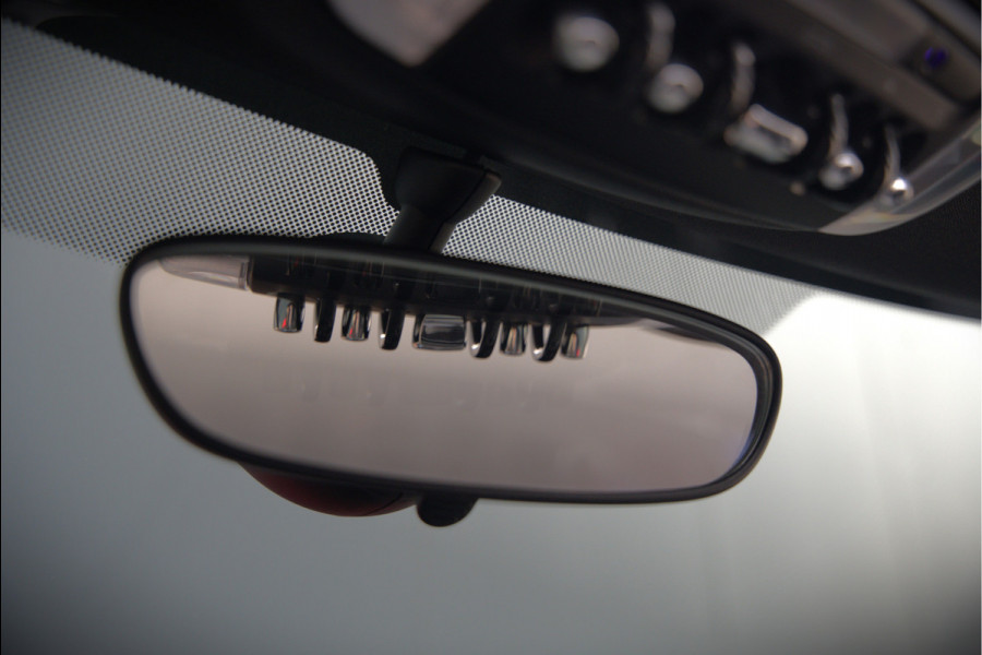 MINI Cabrio 1.5 Cooper Chili | Stoelverwarming | Cruise Control | Navigatie | Ambiance Verlichting | Parkeersensoren | Keyless | Climate Control | Black Pack | Dealer Onderhouden |