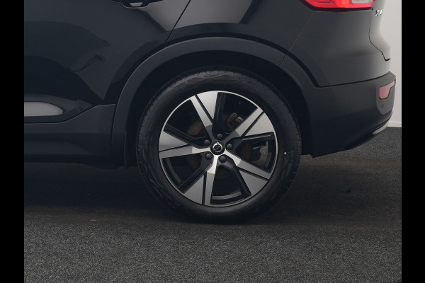 Volvo XC40 T5 Ultimate Dark Plug In Hybrid 293pk Dealer O.H. PHEV | Trekhaak Af Fabriek | Panodak | Adaptive Cruise | Camera | Alcantara Sporstoelen Memory & Verwarmd | Harman / Kardon | Stuur Verwarmd | Keyless | Apple Carplay | Navigatie | DAB |