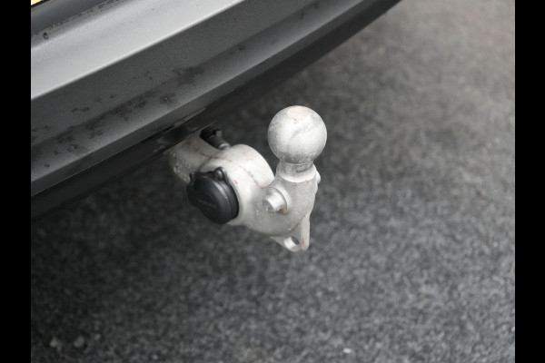 Volvo XC40 T5 Ultimate Dark Plug In Hybrid 293pk Dealer O.H. PHEV | Trekhaak Af Fabriek | Panodak | Adaptive Cruise | Camera | Alcantara Sporstoelen Memory & Verwarmd | Harman / Kardon | Stuur Verwarmd | Keyless | Apple Carplay | Navigatie | DAB |