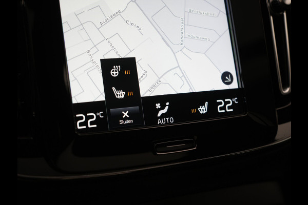 Volvo XC40 T5 Ultimate Dark Plug In Hybrid 293pk Dealer O.H. PHEV | Trekhaak Af Fabriek | Panodak | Adaptive Cruise | Camera | Alcantara Sporstoelen Memory & Verwarmd | Harman / Kardon | Stuur Verwarmd | Keyless | Apple Carplay | Navigatie | DAB |