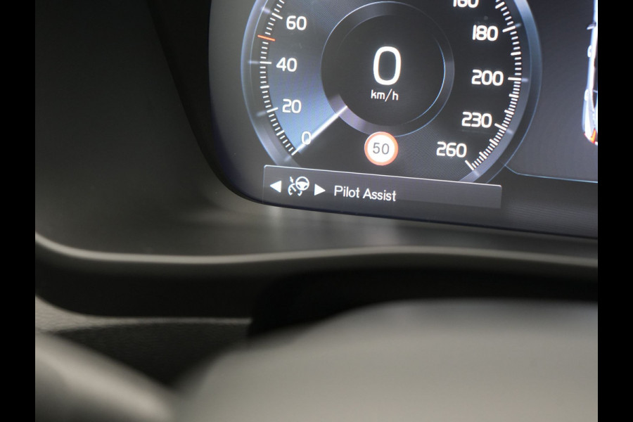 Volvo XC40 T5 Ultimate Dark Plug In Hybrid 293pk Dealer O.H. PHEV | Trekhaak Af Fabriek | Panodak | Adaptive Cruise | Camera | Alcantara Sporstoelen Memory & Verwarmd | Harman / Kardon | Stuur Verwarmd | Keyless | Apple Carplay | Navigatie | DAB |