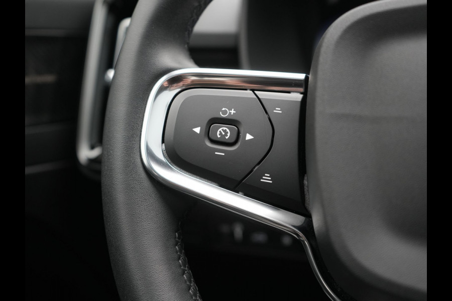 Volvo XC40 T5 Ultimate Dark Plug In Hybrid 293pk Dealer O.H. PHEV | Trekhaak Af Fabriek | Panodak | Adaptive Cruise | Camera | Alcantara Sporstoelen Memory & Verwarmd | Harman / Kardon | Stuur Verwarmd | Keyless | Apple Carplay | Navigatie | DAB |