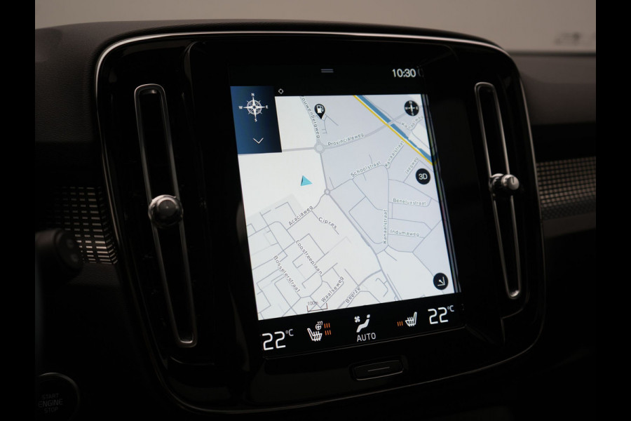 Volvo XC40 T5 Ultimate Dark Plug In Hybrid 293pk Dealer O.H. PHEV | Trekhaak Af Fabriek | Panodak | Adaptive Cruise | Camera | Alcantara Sporstoelen Memory & Verwarmd | Harman / Kardon | Stuur Verwarmd | Keyless | Apple Carplay | Navigatie | DAB |