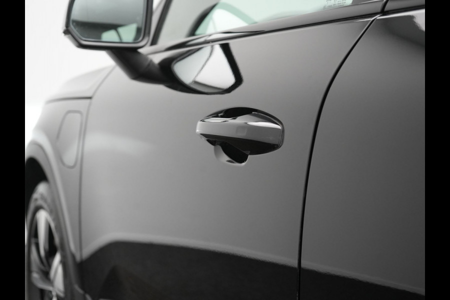 Volvo XC40 T5 Ultimate Dark Plug In Hybrid 293pk Dealer O.H. PHEV | Trekhaak Af Fabriek | Panodak | Adaptive Cruise | Camera | Alcantara Sporstoelen Memory & Verwarmd | Harman / Kardon | Stuur Verwarmd | Keyless | Apple Carplay | Navigatie | DAB |