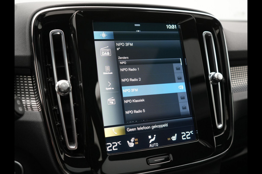 Volvo XC40 T5 Ultimate Dark Plug In Hybrid 293pk Dealer O.H. PHEV | Trekhaak Af Fabriek | Panodak | Adaptive Cruise | Camera | Alcantara Sporstoelen Memory & Verwarmd | Harman / Kardon | Stuur Verwarmd | Keyless | Apple Carplay | Navigatie | DAB |