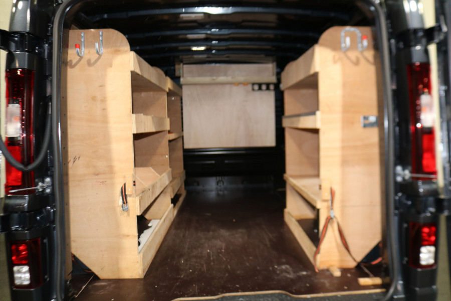 Renault Trafic 2.0 dCi 150pk L2 H1 Work Edition Automaat Airco Navigatie Trekhaak