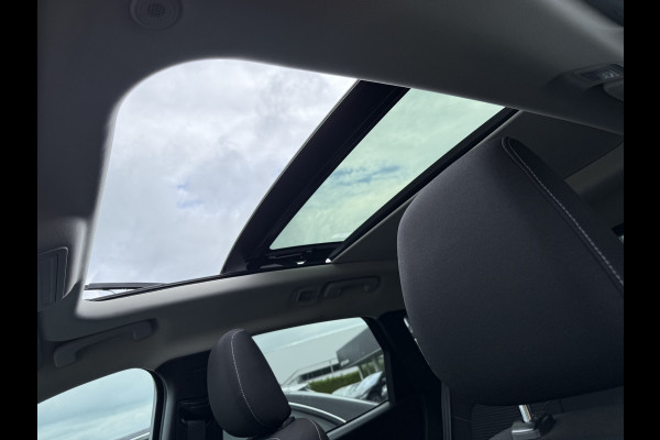 Ford Kuga BWJ 2023 | 2.5 PHEV 225PK Titanium | PANO DAK | CAMERA A | CARPLAY | CLIMA | CRUISE | NAVI | PRIV. GLAS | MULTIFUNCT. STUUR | LMV