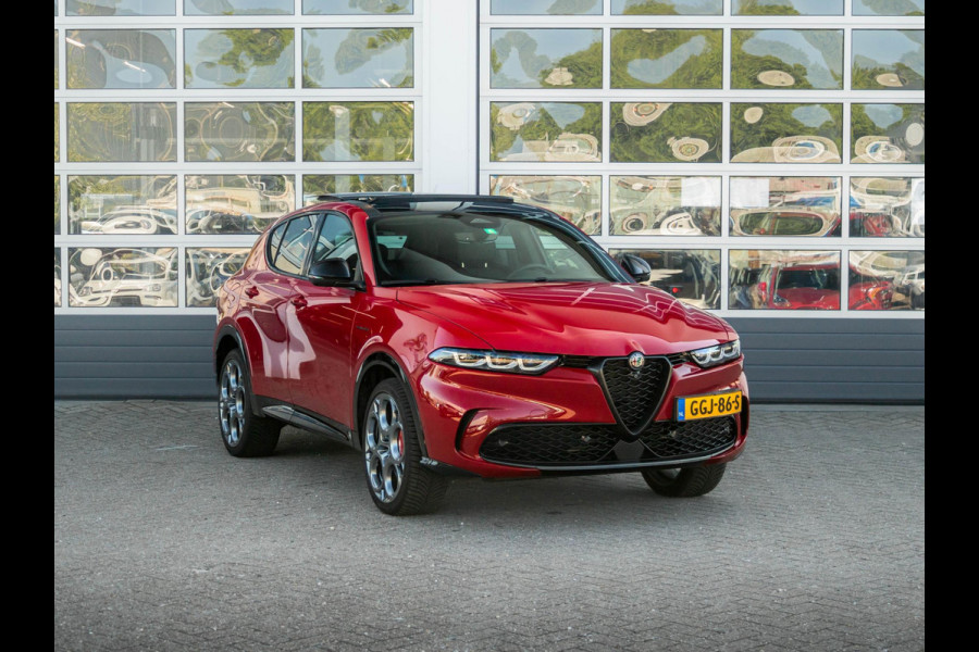 Alfa Romeo Tonale Veloce Plug-In Hybrid Q4 280pk | Schuif/Kanteldak | Technology Pack | 20" | Rosso Alfa