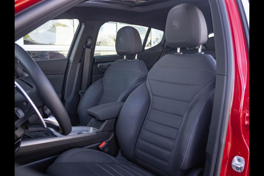 Alfa Romeo Tonale Veloce Plug-In Hybrid Q4 280pk | Schuif/Kanteldak | Technology Pack | 20" | Rosso Alfa