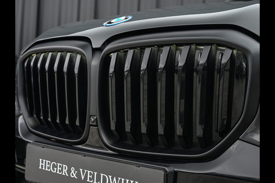 BMW X5 xDrive50e 490pk M Sport Pro | Panoramadak | Soft Close | Comfort Access | Trekhaak | Iconic Glow | M Gordels | 4-Zone Climate | Adaptive Led. | 360 Camera | Head-Up | Active Cruise | Harman/Kardon |