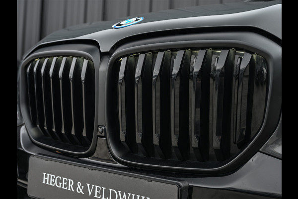 BMW X5 xDrive50e 490pk M Sport Pro | Panoramadak | Soft Close | Comfort Access | Trekhaak | Iconic Glow | M Gordels | 4-Zone Climate | Adaptive Led. | 360 Camera | Head-Up | Active Cruise | Harman/Kardon |