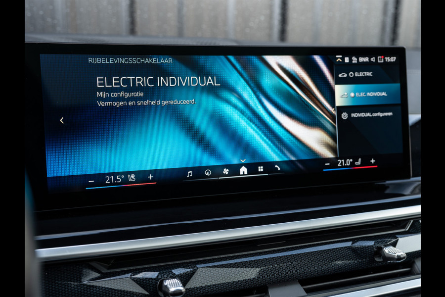 BMW X5 xDrive50e 490pk M Sport Pro | Panoramadak | Soft Close | Comfort Access | Trekhaak | Iconic Glow | M Gordels | 4-Zone Climate | Adaptive Led. | 360 Camera | Head-Up | Active Cruise | Harman/Kardon |