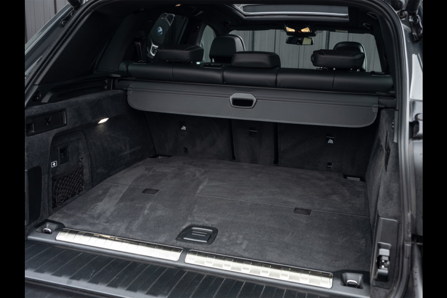 BMW X5 xDrive50e 490pk M Sport Pro | Panoramadak | Soft Close | Comfort Access | Trekhaak | Iconic Glow | M Gordels | 4-Zone Climate | Adaptive Led. | 360 Camera | Head-Up | Active Cruise | Harman/Kardon |