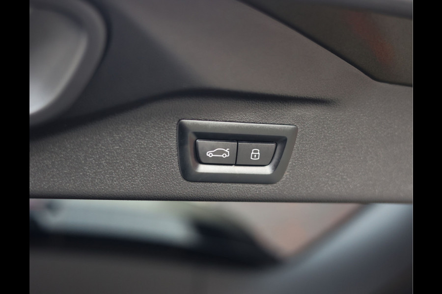 BMW X7 40i xDrive | Skylounge - Trekhaak - B&W