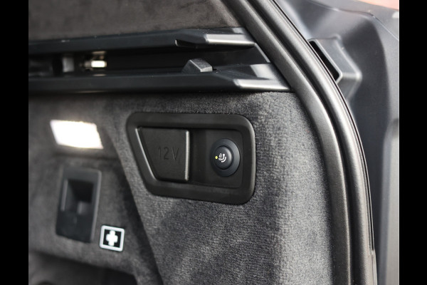 BMW X7 40i xDrive | Skylounge - Trekhaak - B&W