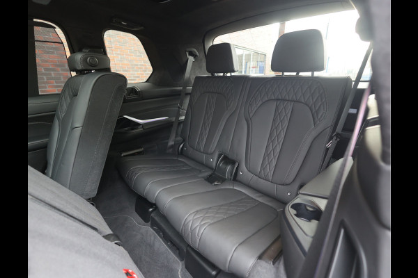 BMW X7 40i xDrive | Skylounge - Trekhaak - B&W