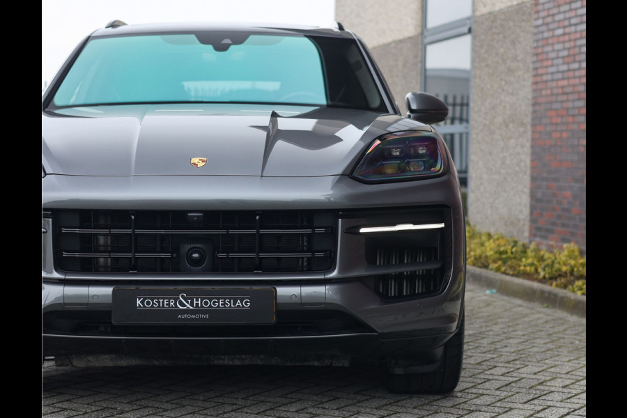 Porsche Cayenne 3.0 E-Hybrid | Pano - Trekhaak - Pas. Display