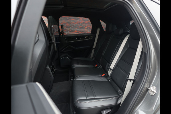 Porsche Cayenne 3.0 E-Hybrid | Pano - Trekhaak - Pas. Display