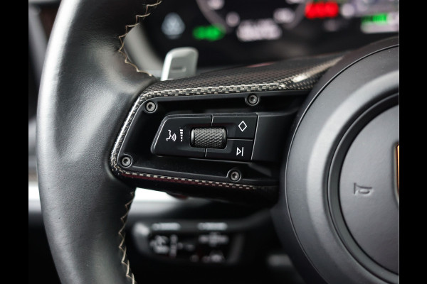 Porsche Cayenne 3.0 E-Hybrid | Pano - Trekhaak - Pas. Display