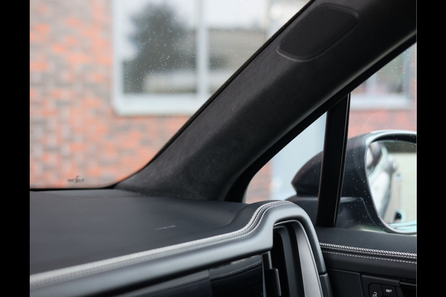 Porsche Cayenne 3.0 E-Hybrid | Pano - Trekhaak - Pas. Display