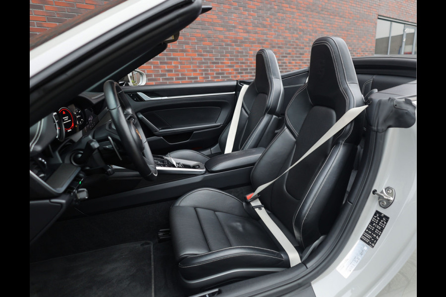 Porsche 911 Cabrio 3.0 Carrera 4S | Krijt - Sport Chrono - Burmester