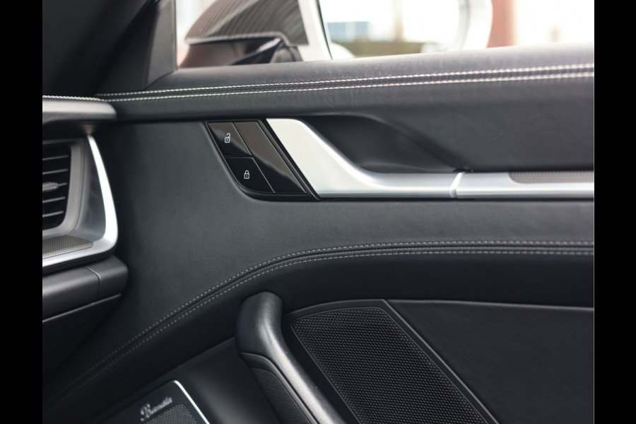 Porsche 911 Cabrio 3.0 Carrera 4S | Krijt - Sport Chrono - Burmester