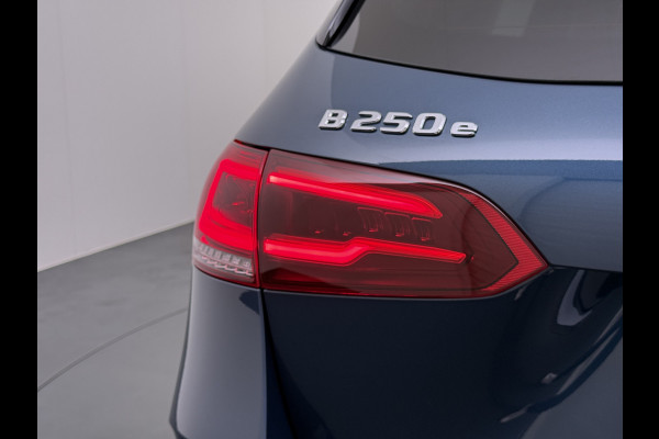 Mercedes-Benz B-Klasse 250e AMG // Distronic // 360 Camera // Memory // Burmester // Headup // Keyless // MultiBeam LED // Augmented Reality