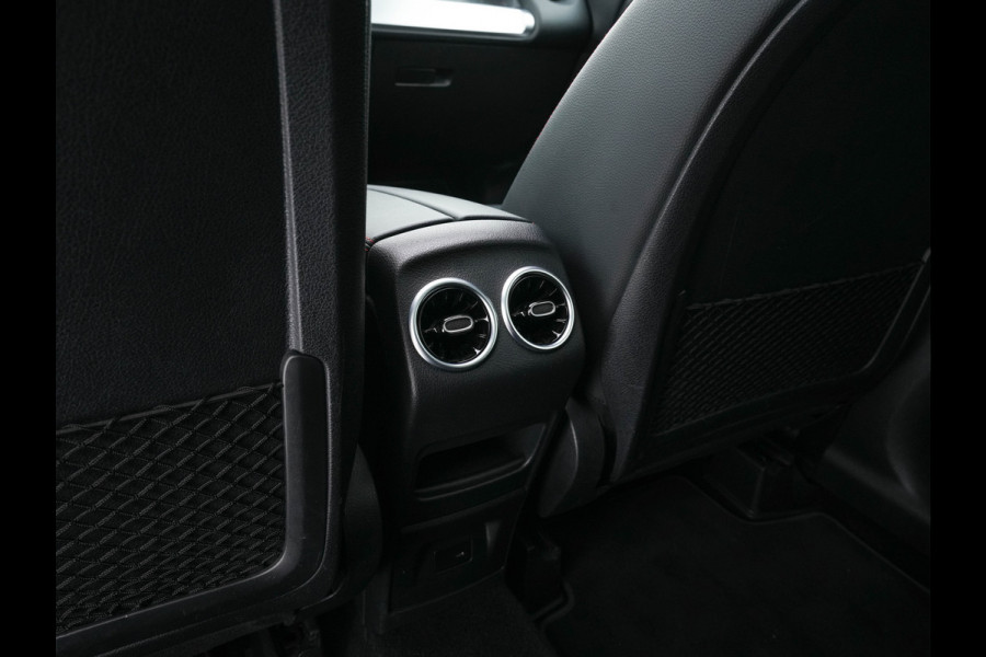 Mercedes-Benz Glb 200 Business Solution AMG Aut. *PANO | LEATHER-MICROFIBRE | FULL-LED | AMBIENT-LIGHT | MEMORY-PACK | WIDE-SCREEN-DIGICOCKPIT | HEATED-SPORTSEATS | KEYLESS | BLIND-SPOT | NAVI-FULLMAP | DAB+ | ECC | PDC | CRUISE | 19''