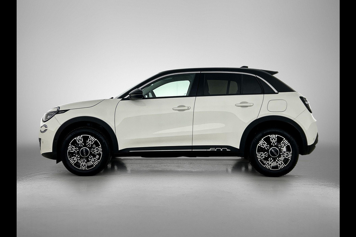 Fiat 600 1.2 Hybrid Bicolore CAMERA | CLIMA | DODEHOEKDETECT | NAVI-CARPLAY