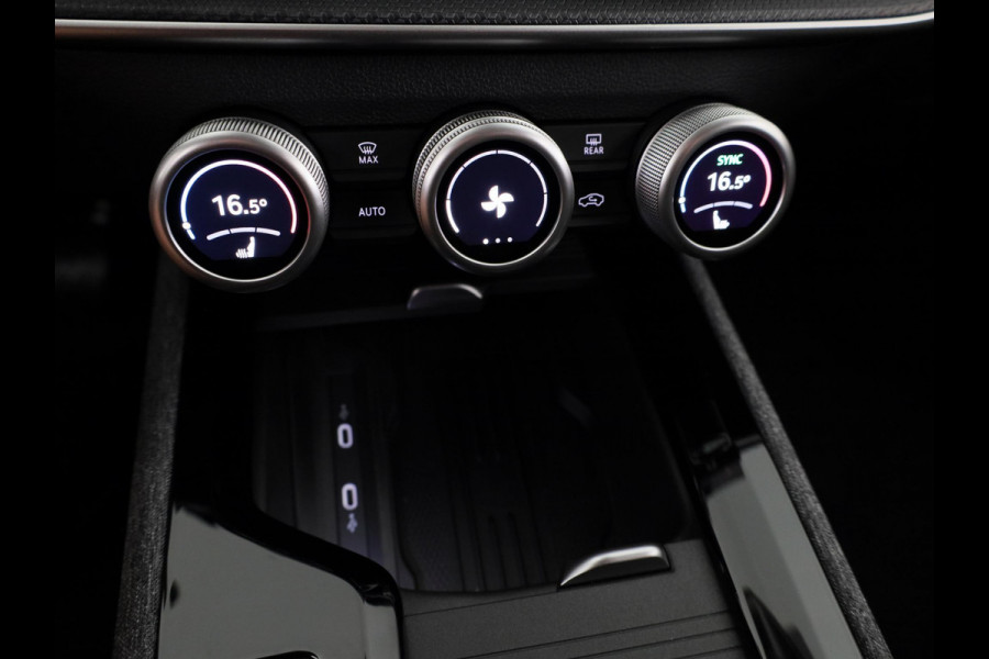 Škoda Superb Business Edition PHEV 1.5 TSI 204 pk 6 versn. DSG | Trekhaak wegklapbaar | Chrome pakket | 18 inch lichtmetalen velgen